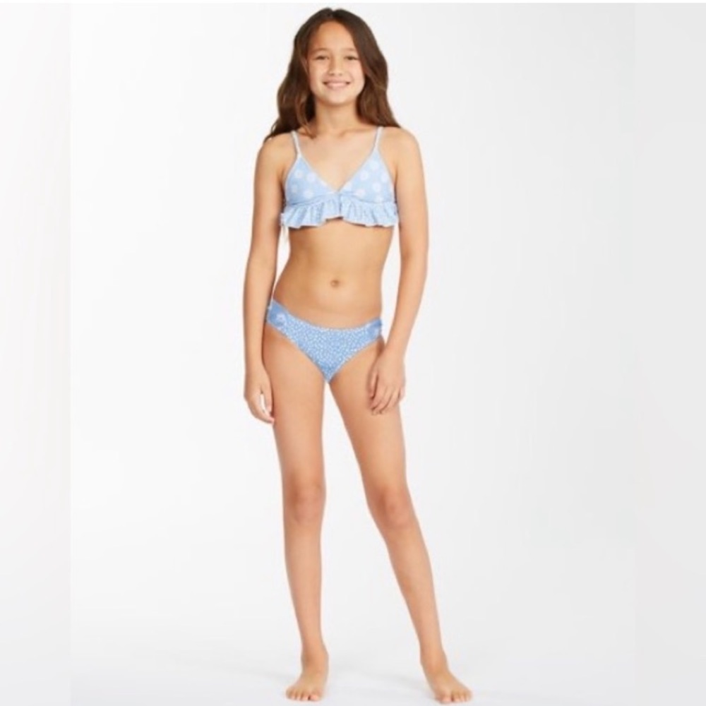 Billabong 🏝️ Where to Ruffle Girls’ Floral Ruffle Tri Light Blue Bikini Set - Picture 13 of 14